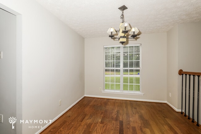 Photo - 425 Misty Brook Ct