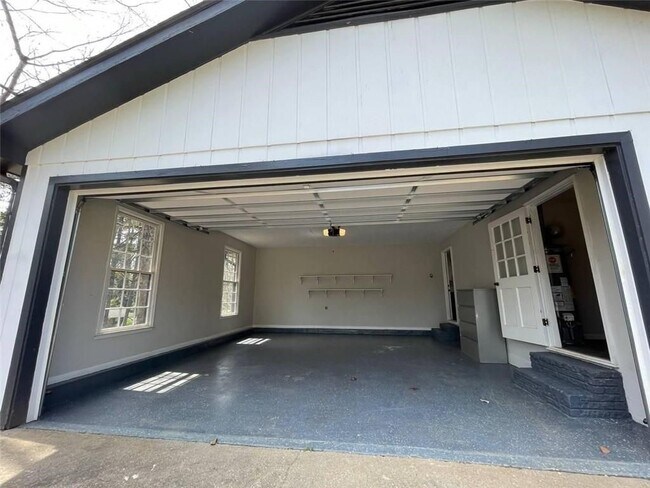 Photo - 1202 Lafayette Dr SW