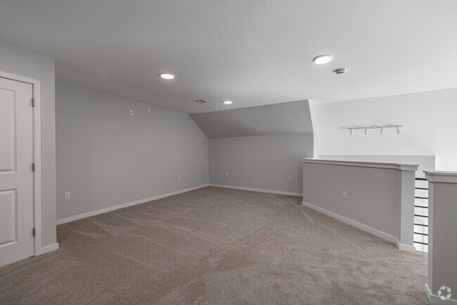 2BR, 2BA w/Den - Den