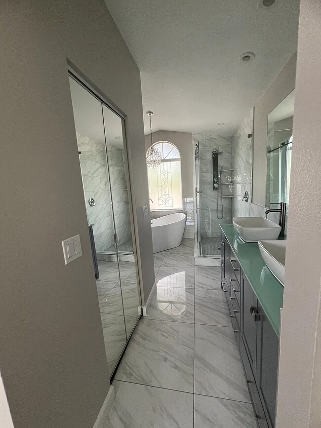 Photo - 3716 Lake Blvd