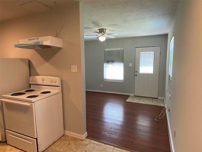 Building Photo - 311 S 3rd St