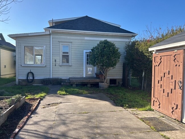 Photo - Beautifully Renovated, Pet Friendly Victor...