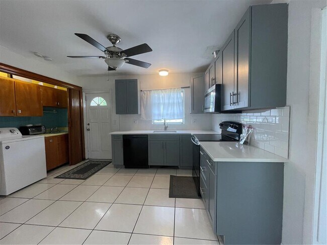 Photo - 1902 W Nassau St