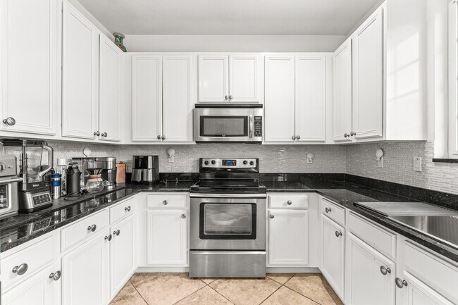 Photo - 179 Edenberry Ave