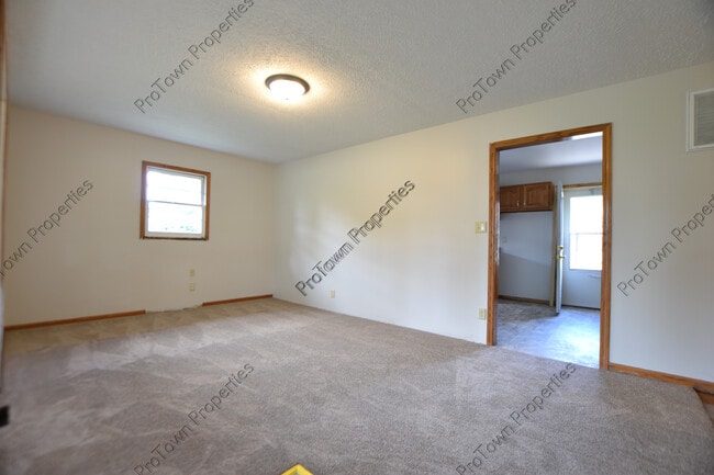 Photo - 131 Robinson Dr