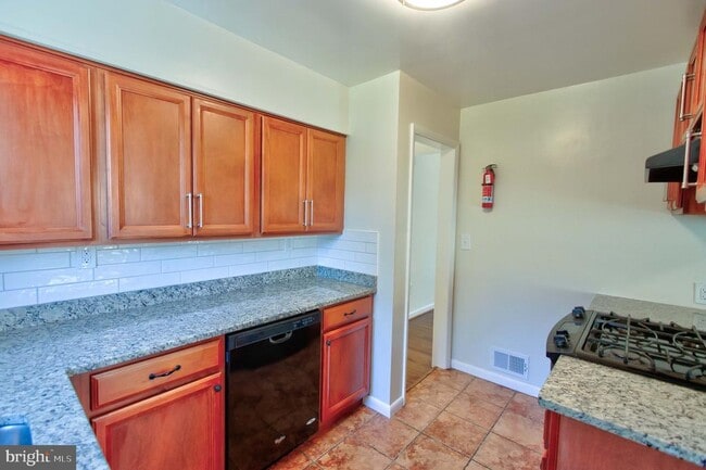 Photo - 495 N Pickett St