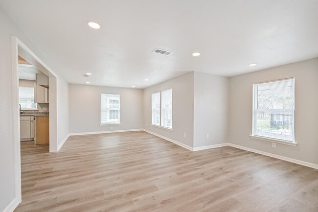 Photo - 1428 E 36th St