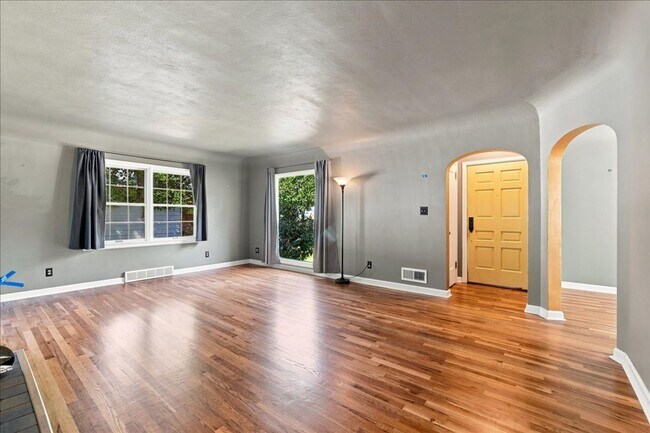 Photo - 1111 N 18th St