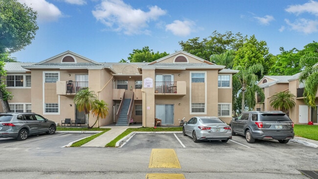 Building Photo - 2421 NW 96th Ter Unit 20I