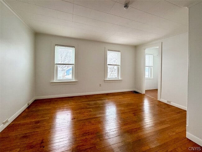 Photo - 88 E 5th St