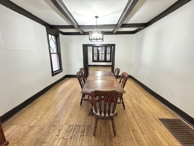 Photo - Historic Large Beautiful midtown home near Rhodes College available for Rent!