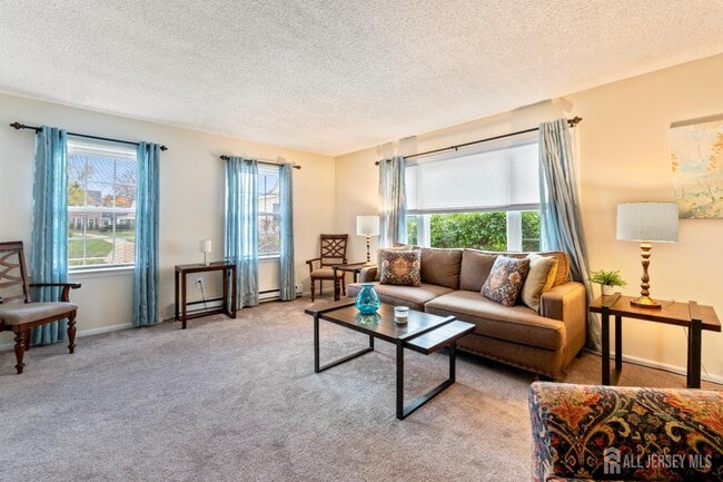 Photo - 177N Rossmoor Dr Unidad B