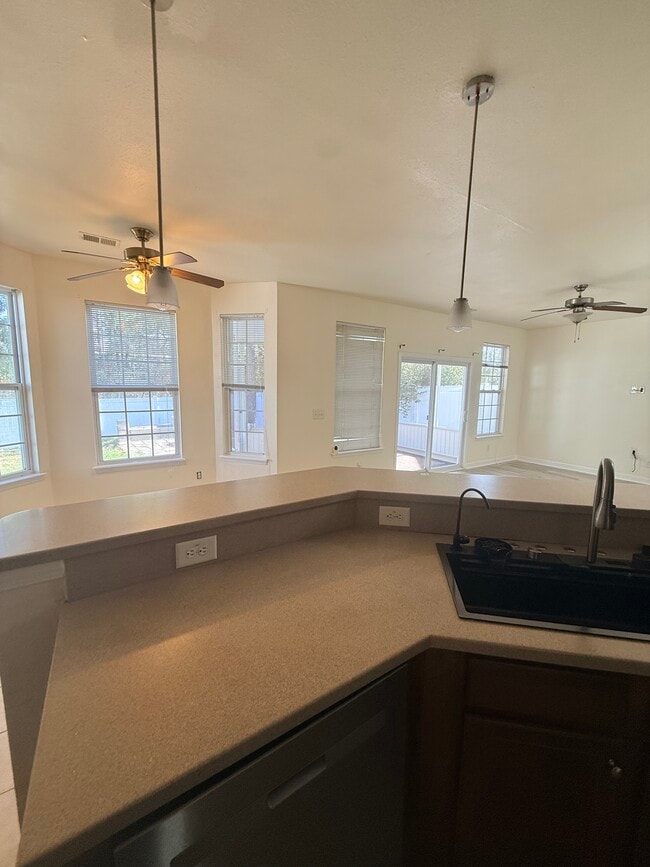 Photo - 834 Indianola Ct