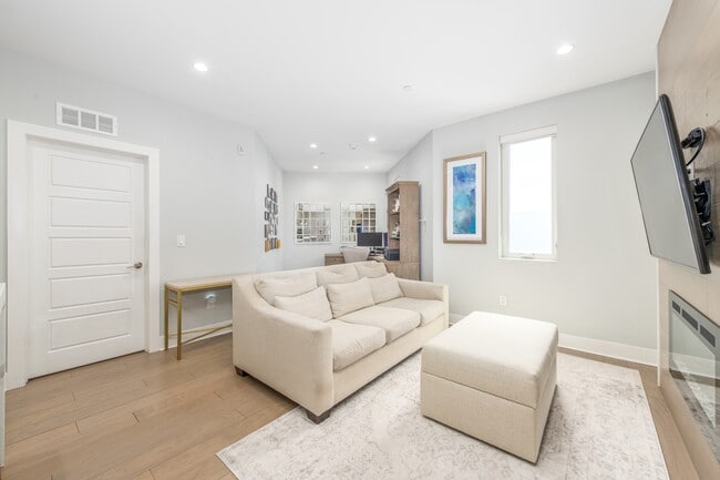 Photo - 1405 Frankford Ave