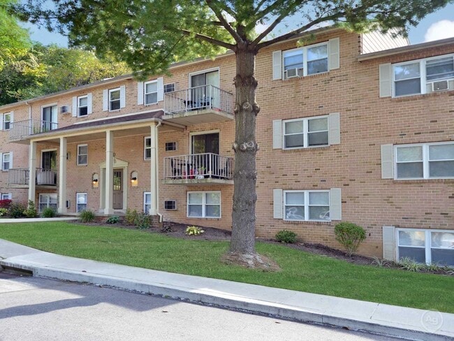 Ridgeway Court Apartments
