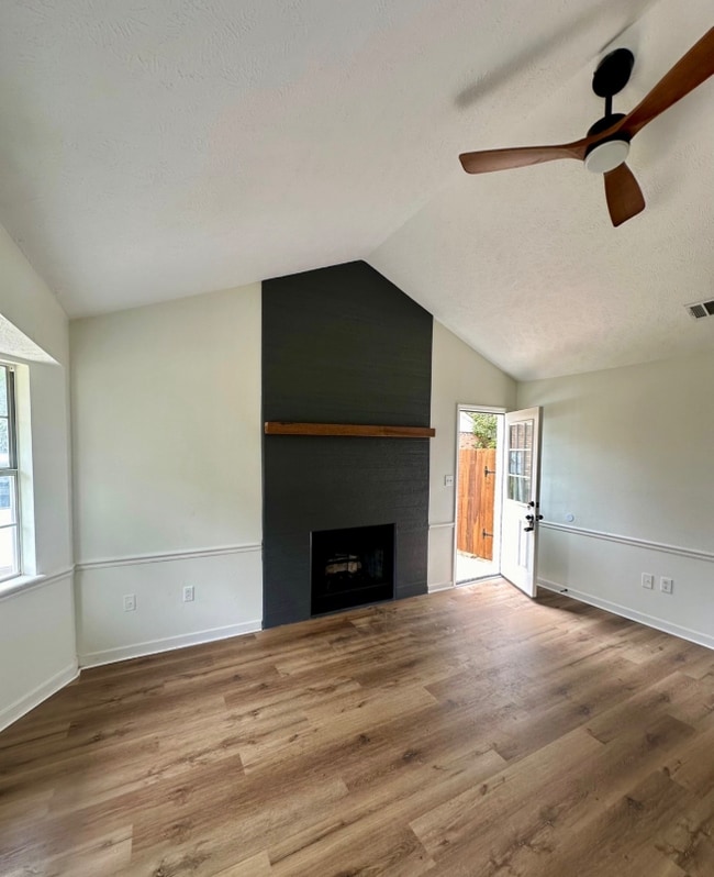 Photo - 587 Bryceland Blvd