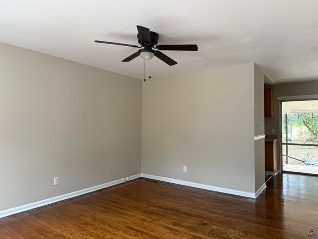 Photo - 417 Willow Ave