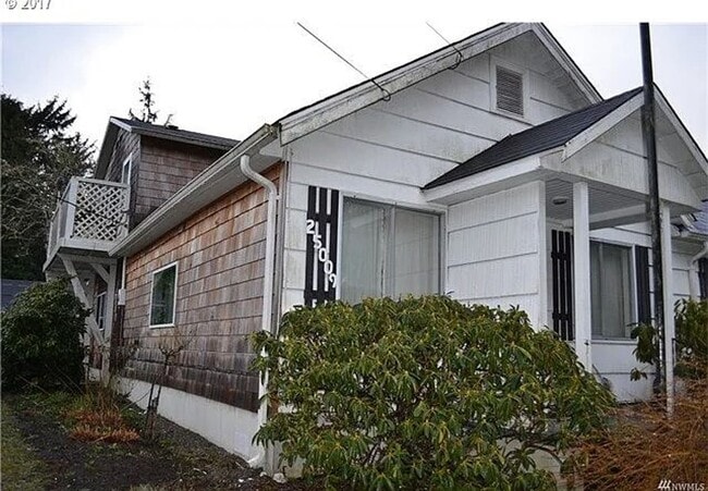 Photo - 25009 Vernon Ave