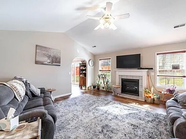 Photo - Great 3 Bed 2 Bath House In Ashland MO!