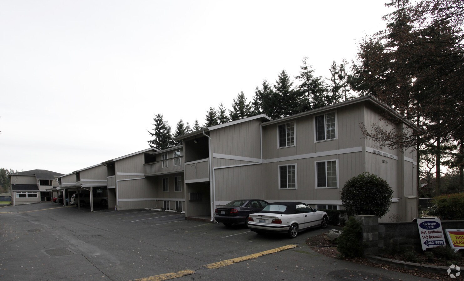 Jackson Park Apartments - Jackson Park Apartments