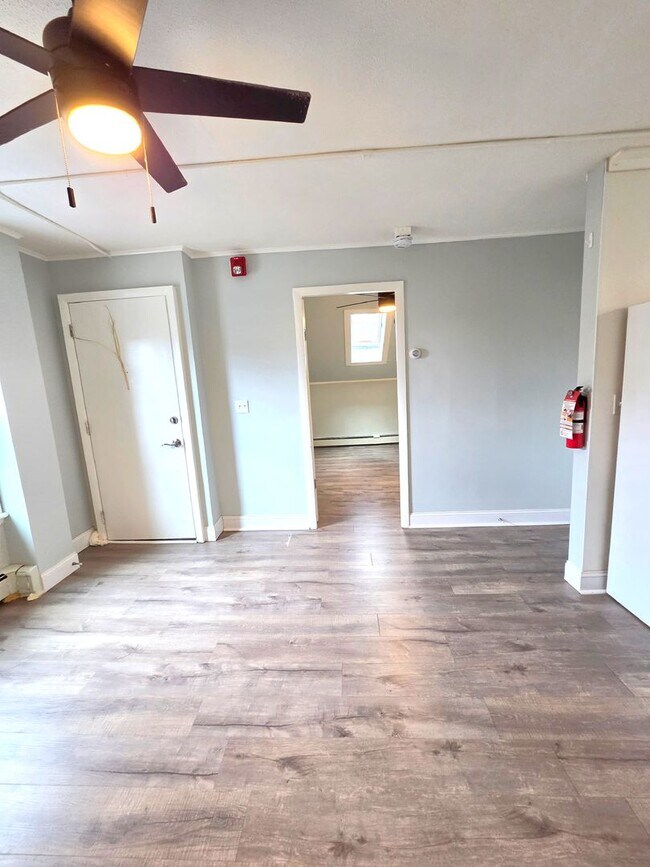 Photo - 10-12 Evaleen Street Unit 12 Evaleen 3R