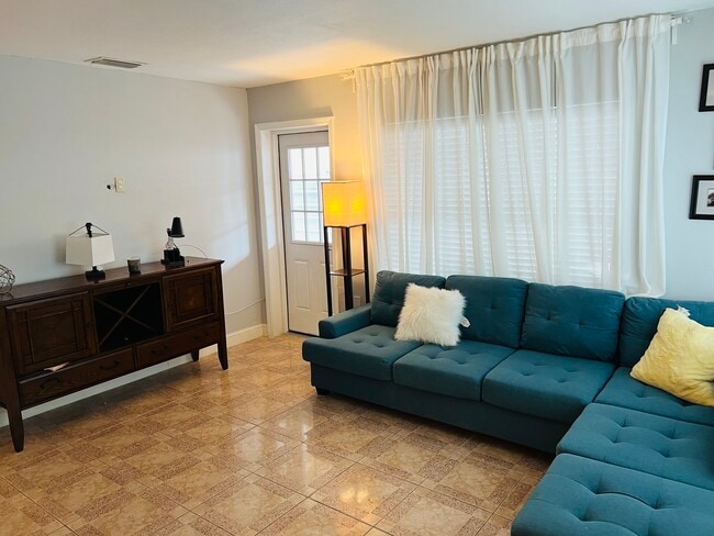 Photo - 2913 W Saint Conrad St