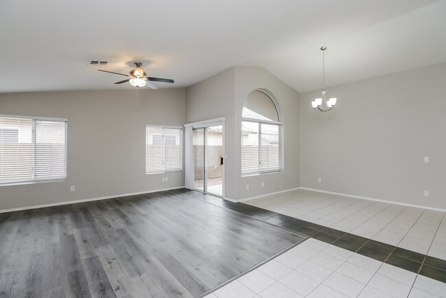 Photo - 873 W Sierra Madre Ave