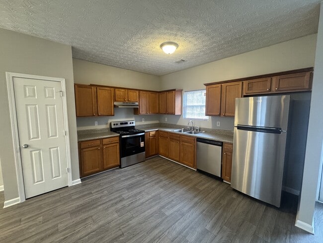 Photo - 1725 Carrington Dr