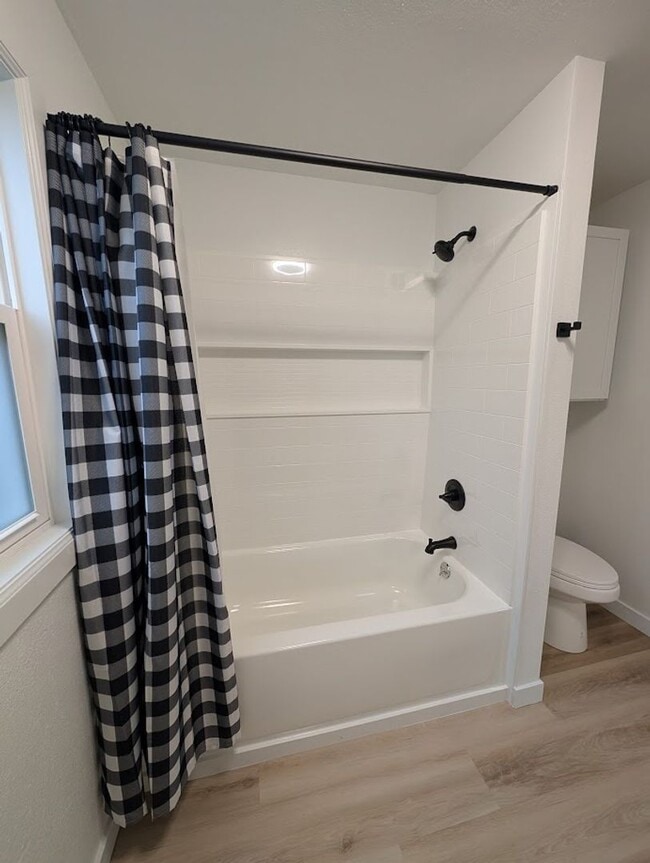 Photo - Gorgeous 3 Bed 2 Bath Orchards House with Shop