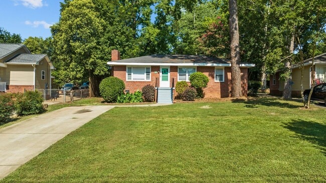 Building Photo - Newly Renovated Ranch Home In SE Raleigh! Pet Friendly!