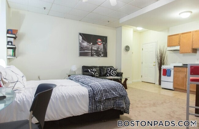 Building Photo - 60 Franklin St Rental