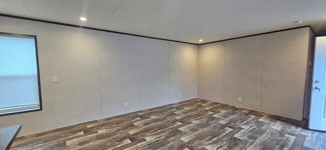 Photo - 2128 S Riverside Dr