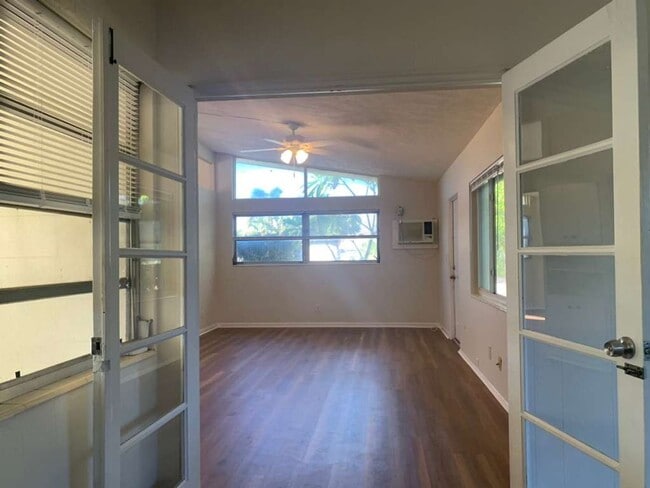 Photo - Light and Bright Two Bedroom Duplex in Gul...