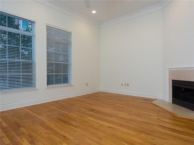 Photo - 2331 Worthington St