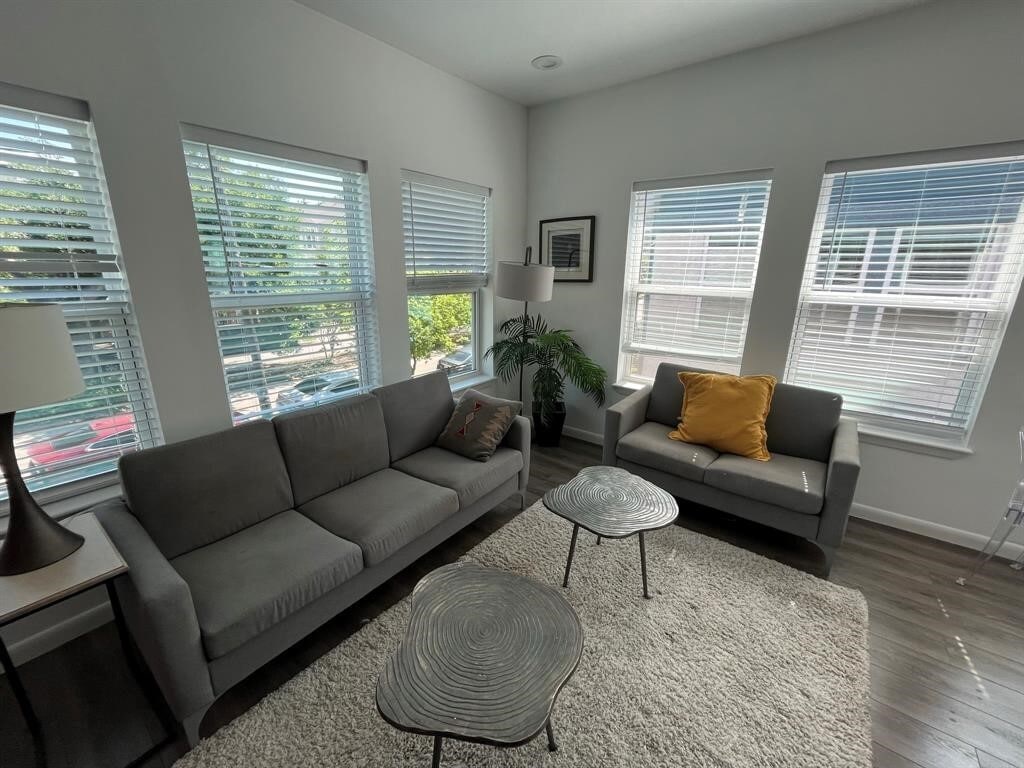 Photo - 1920 Calumet St Unit 202