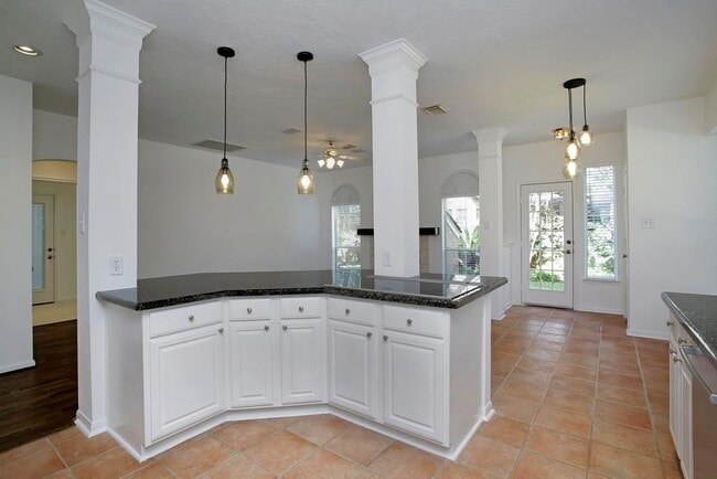 Building Photo - 6902 Afton Woods Dr