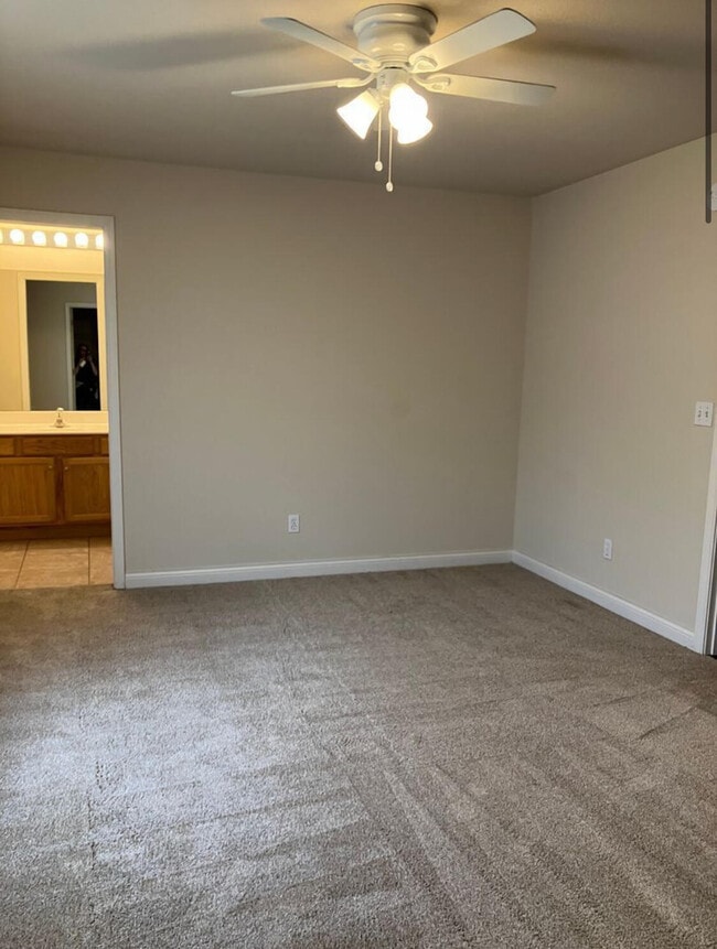 Photo - 1310 Stags Way