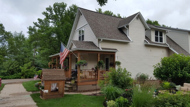 Wraparound Porch with Beautiful Views - 143 River St Unit 143 River Street