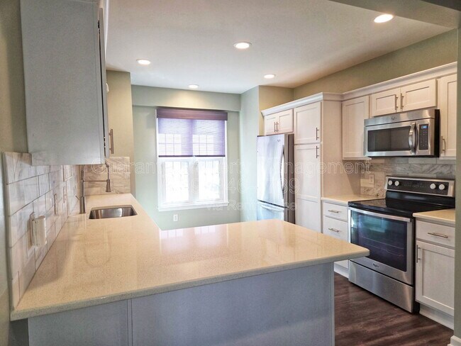 Photo - 6241 Waterside Ln