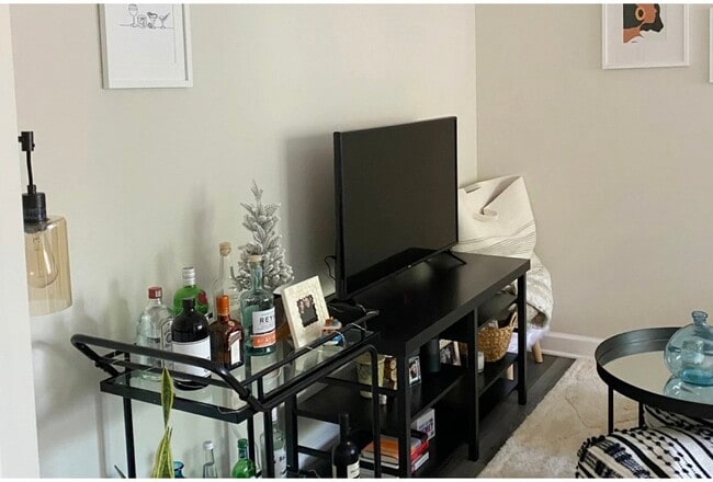 Photo - 646 W Roscoe St Unit 1N