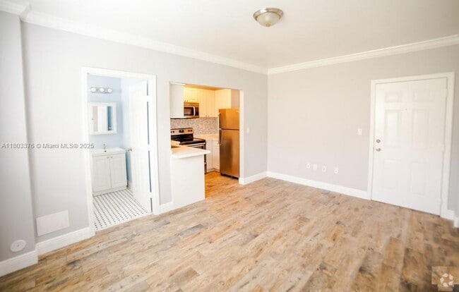 Building Photo - 53 NE 49th St Unit 2 Rental