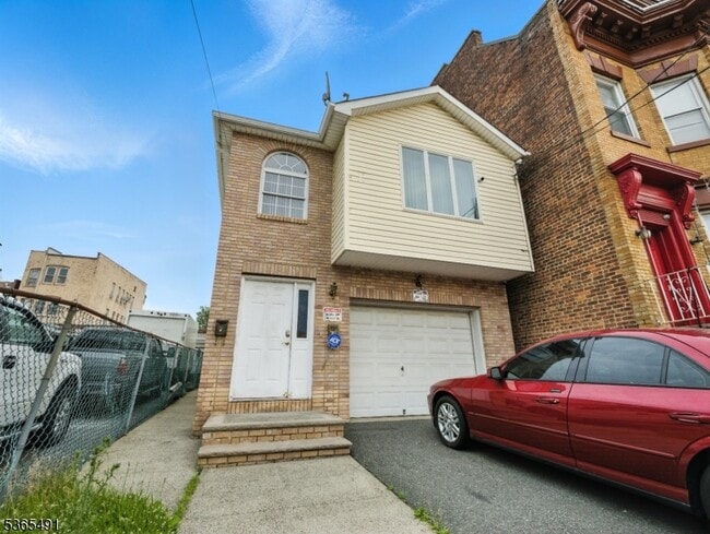 Photo - 101 Parker St House