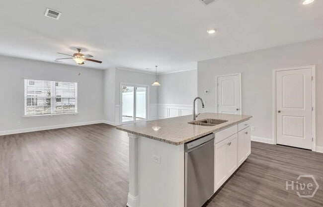 Photo - 323 Gov Gwinnett Way