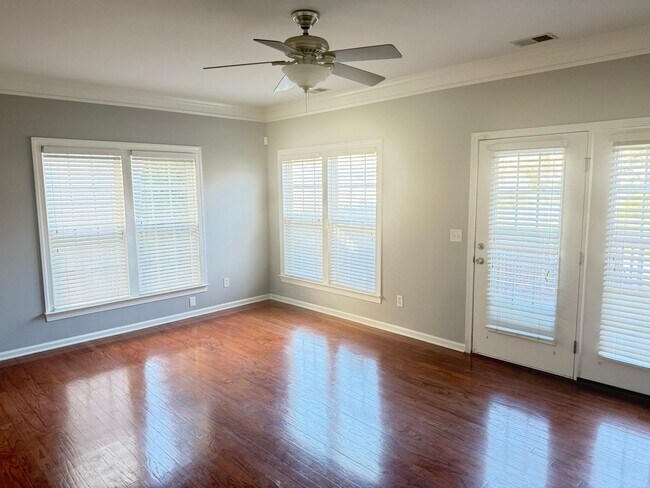 Photo - Updated 2 Bed, 2.5 Bath Townhome | Prime Lake Norman Location