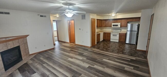 Sala de estar/Cocina - 876 Boston Way Unidad 1