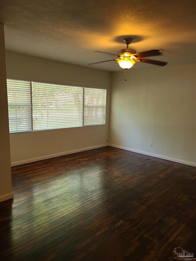 Photo - 6666 Allyn Way