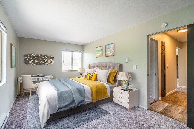 Updated Apartments Featuring Carpeted Bedrooms, Neutral Paint Schemes, Granite Style Countertops, Hardwood Style Floors, Shaker Style Cabinets, Matching Black Appliances, Spacious Closets