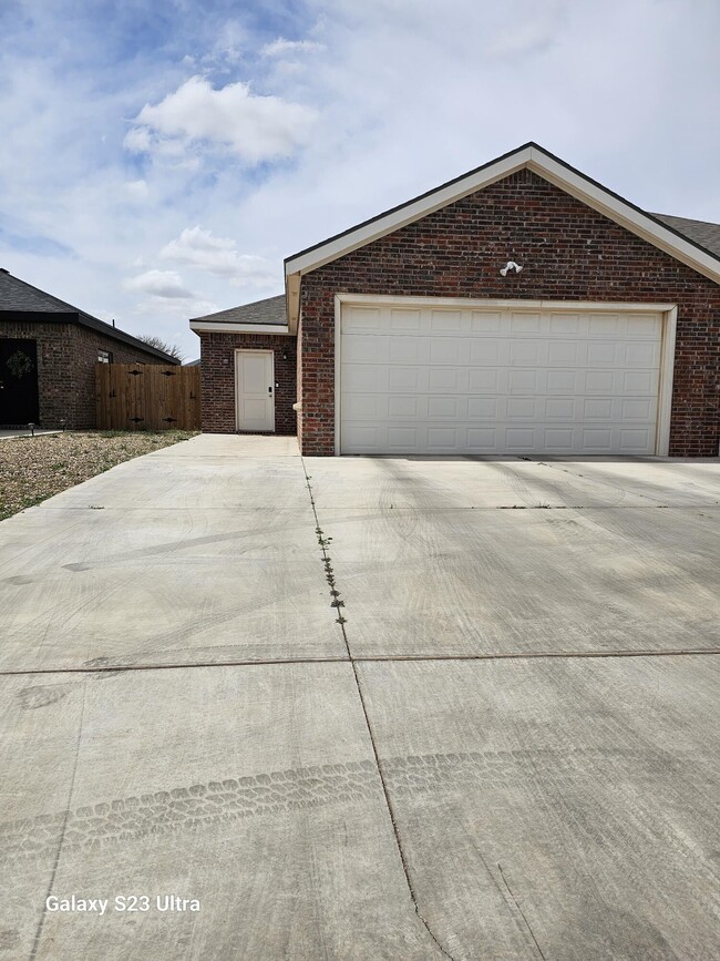 Building Photo - 5711 Kemper St Rental