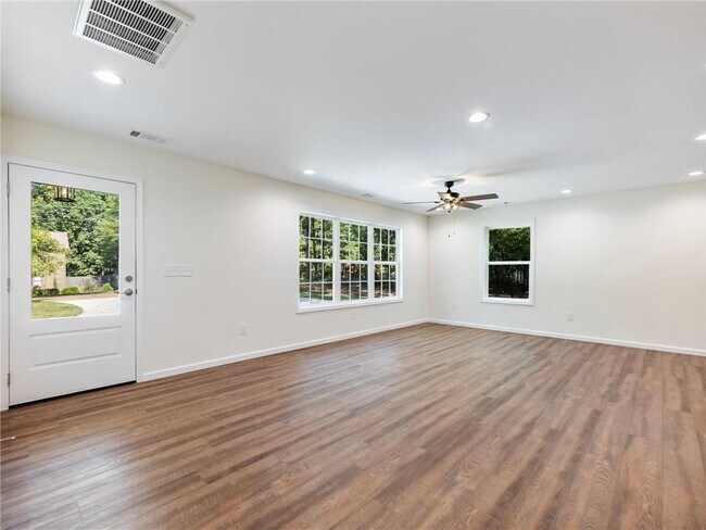 Photo - 8079 Beachwood Dr