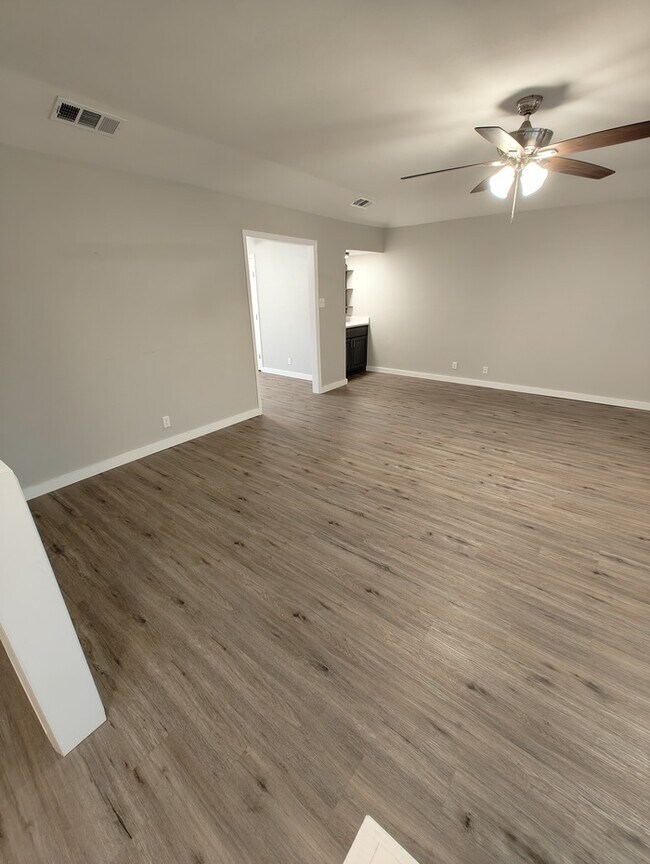 Photo - 2404 Northtown Ct